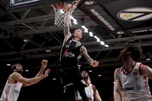 Josh Adams 4