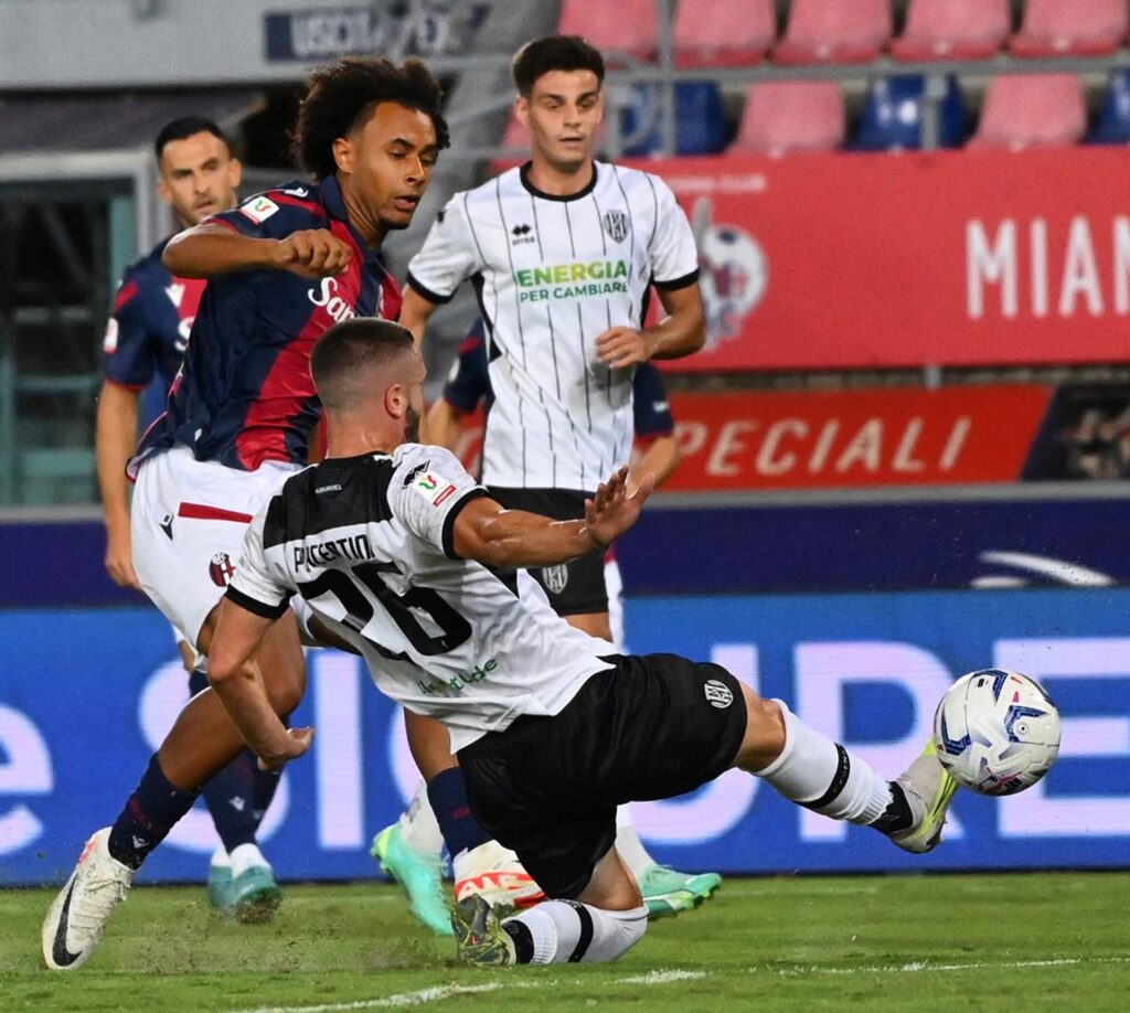 bologna-zirkzee