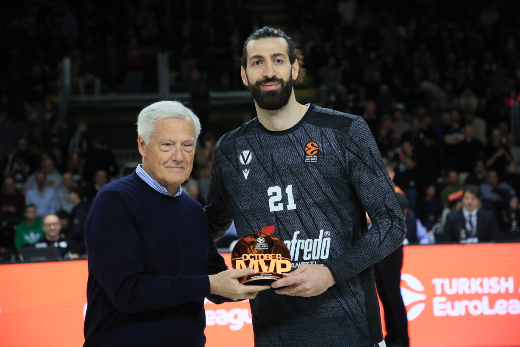 Virtus Segafredo Bologna v Anadolu Efes Istanbul - Turkish Airlines EuroLeague
