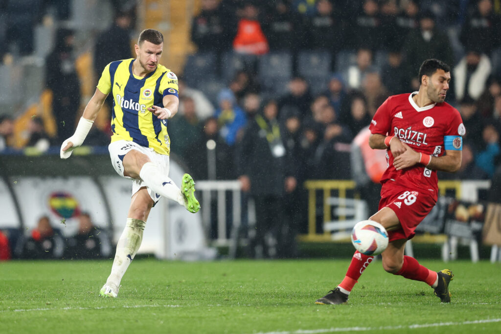 Fenerbahce v Antalyaspor - Turkish Super League